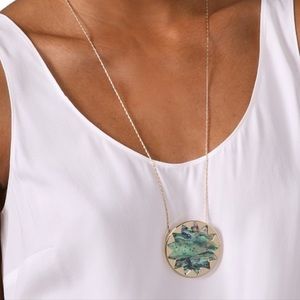 House of Harlow 1960 Sunburst Pendant Necklace in ABALONE - great condition!